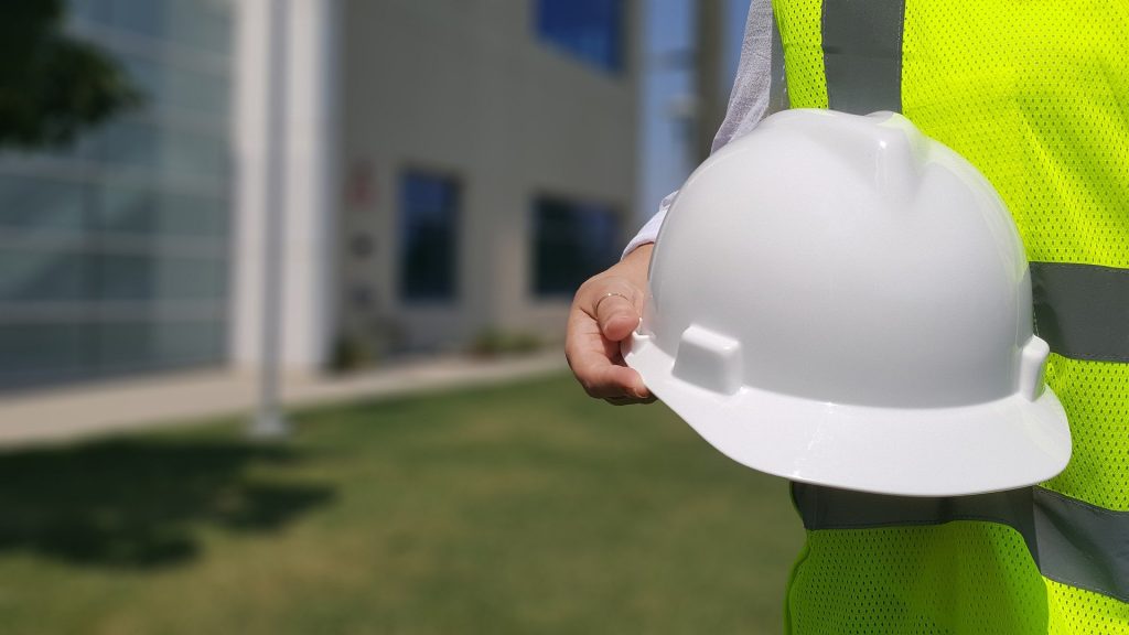 A person wearing a hard hat

Description automatically generated with low confidence